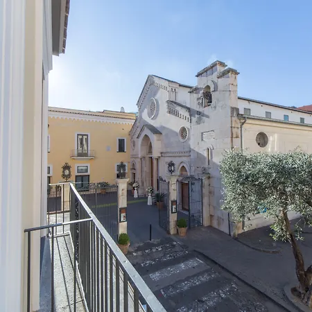 Residenza Il Campanile ゲストハウス ソレント