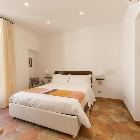 Residenza Il Campanile 게스트하우스 4*
